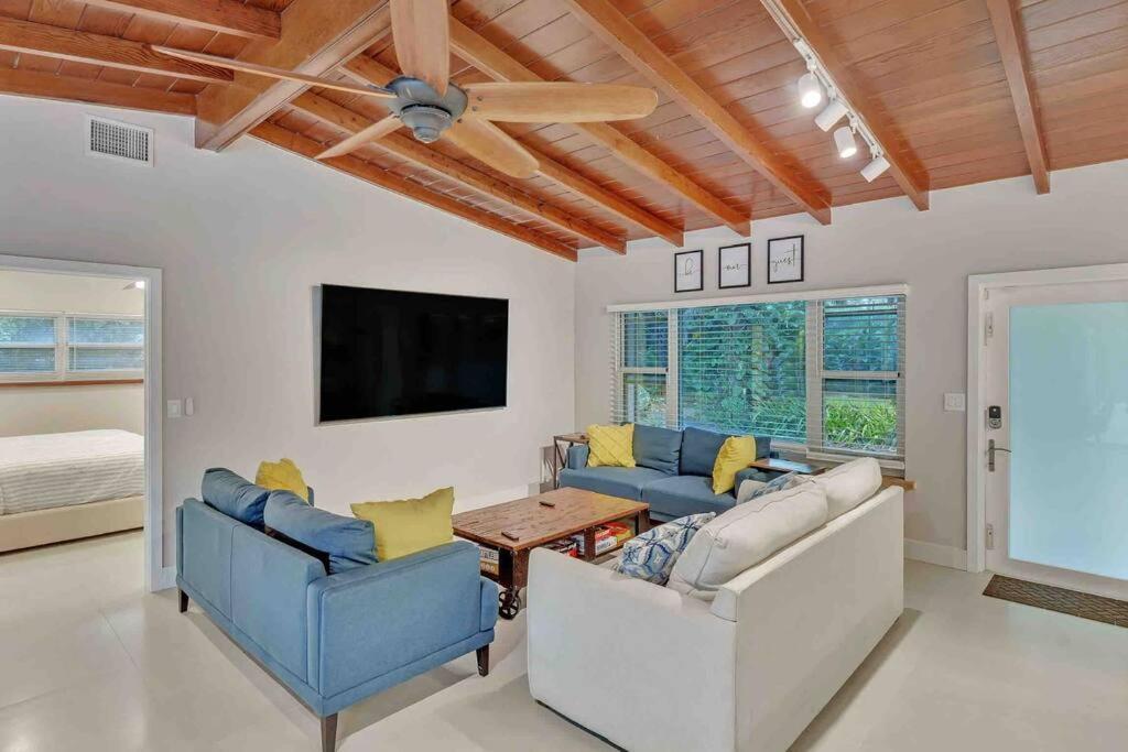 Rare Hidden Getaway Heated Pool 1.5 Acres! Sleeps 16 Villa Fort Lauderdale Eksteriør bilde