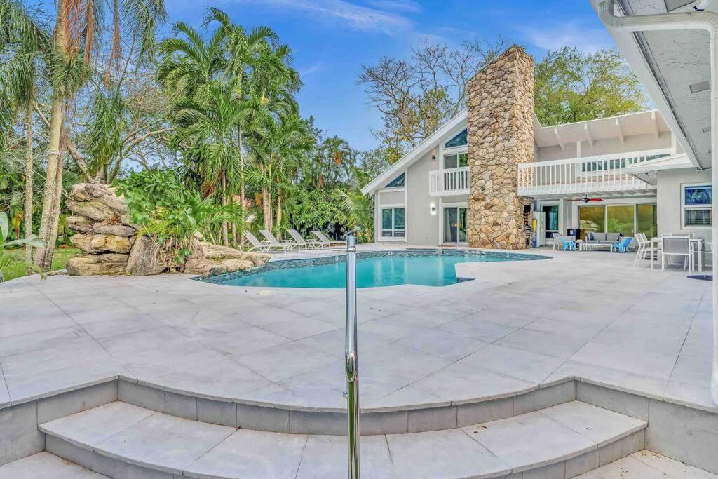 Rare Hidden Getaway Heated Pool 1.5 Acres! Sleeps 16 Villa Fort Lauderdale Eksteriør bilde