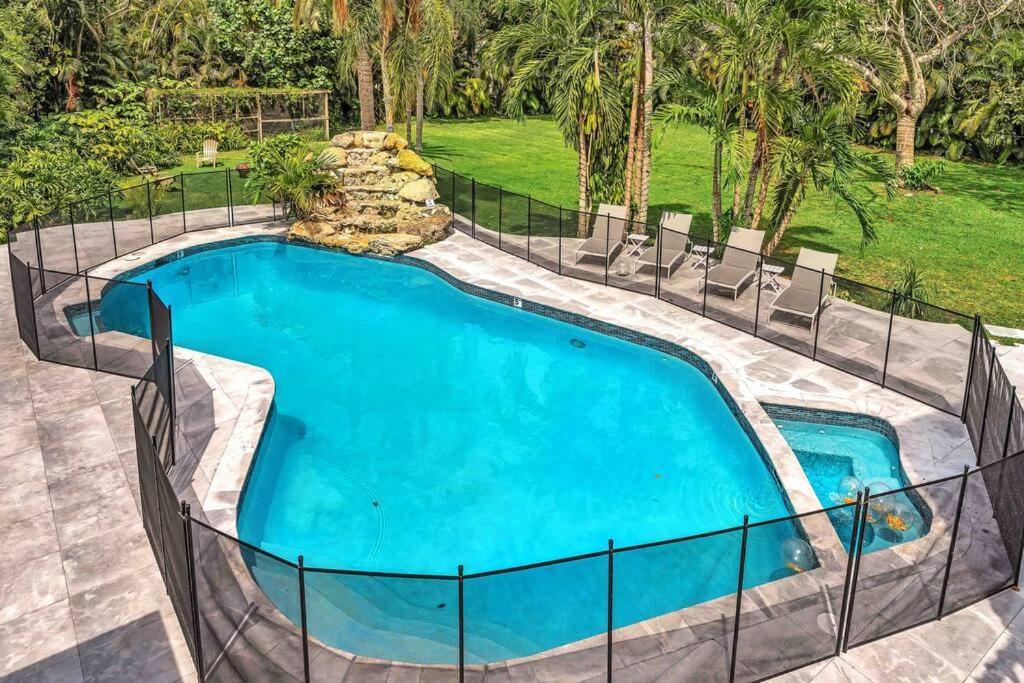 Rare Hidden Getaway Heated Pool 1.5 Acres! Sleeps 16 Villa Fort Lauderdale Eksteriør bilde