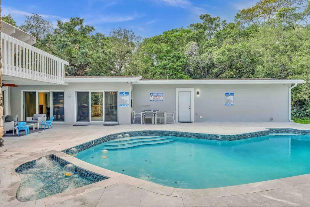 Rare Hidden Getaway Heated Pool 1.5 Acres! Sleeps 16 Villa Fort Lauderdale Eksteriør bilde