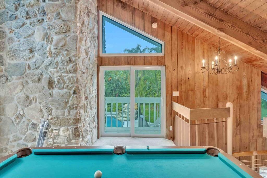 Rare Hidden Getaway Heated Pool 1.5 Acres! Sleeps 16 Villa Fort Lauderdale Eksteriør bilde