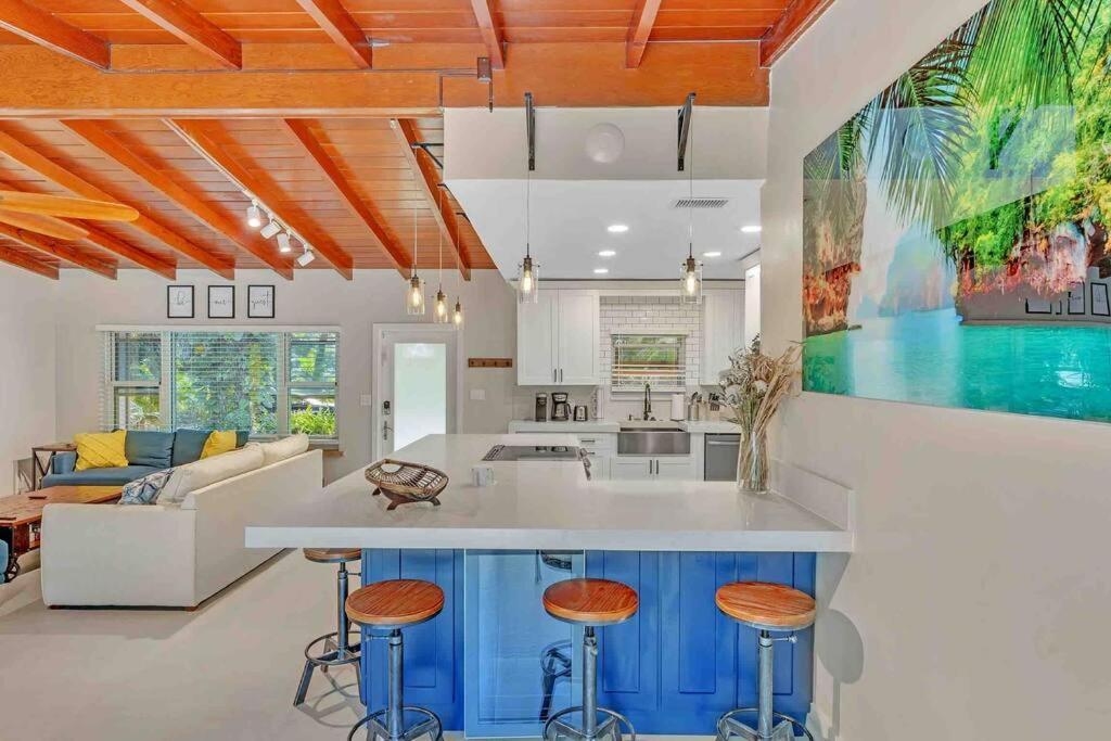 Rare Hidden Getaway Heated Pool 1.5 Acres! Sleeps 16 Villa Fort Lauderdale Eksteriør bilde