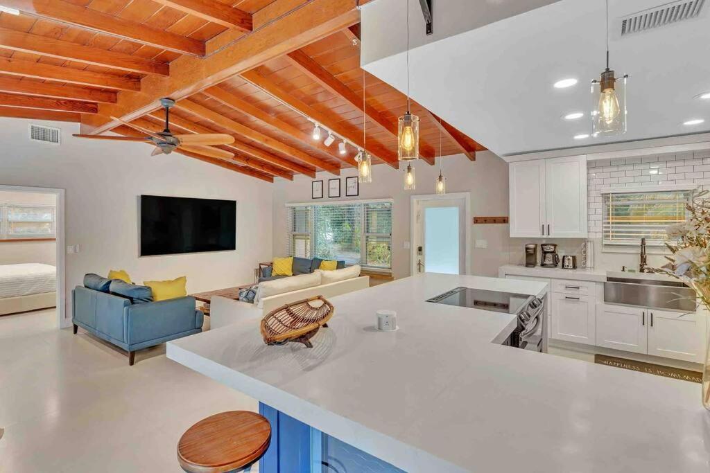 Rare Hidden Getaway Heated Pool 1.5 Acres! Sleeps 16 Villa Fort Lauderdale Eksteriør bilde