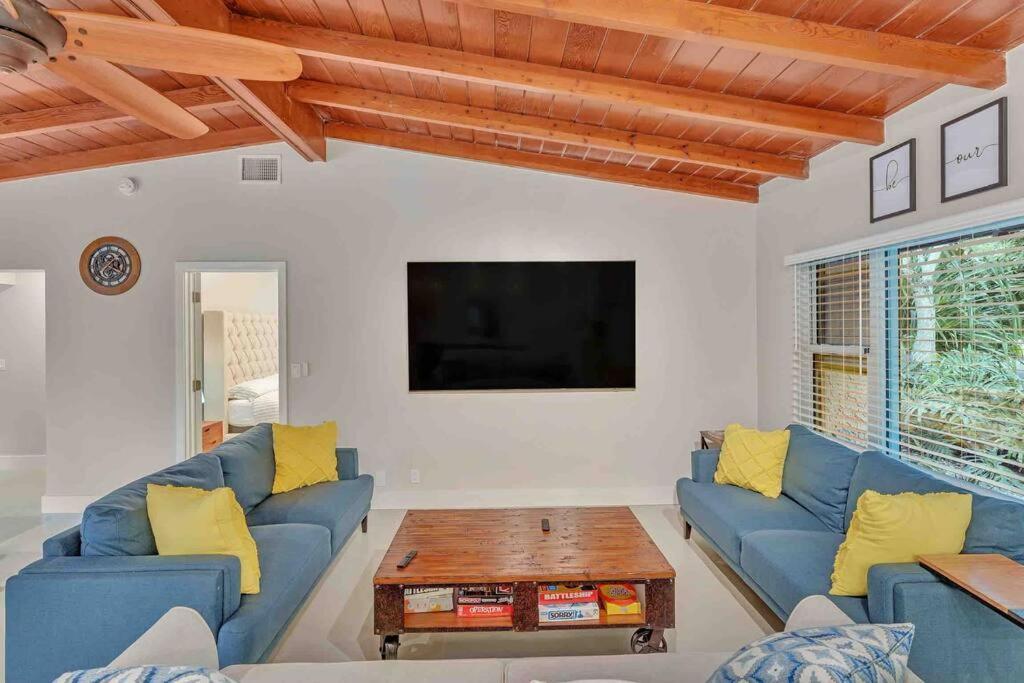 Rare Hidden Getaway Heated Pool 1.5 Acres! Sleeps 16 Villa Fort Lauderdale Eksteriør bilde